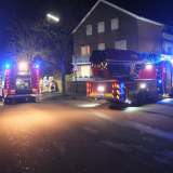 Zimmerbrand: Zwei Menschen über die Drehleiter gerettet