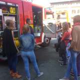 Elf Mädchen blicken hinter die Kulissen bei der Feuerwehr