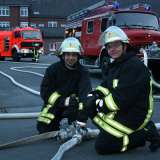 Manpower und viele Schläuche bei „Feuer“ bei  den Stadtwerken