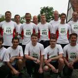 Feuerwehrleute absoliveren den Altstadtlauf 