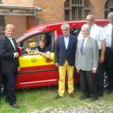 Rotary Club spendet Stadtfeuerwehrverband neues Einsatzfahrzeug