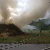 Osterfeuer in Eickelborn brennt vorzeitig