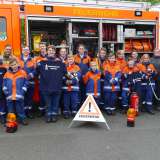 Jugendfeuerwehr Lipperode freut sich über neue T-Shirts