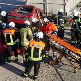 Interkommunale Zusammenarbeit bei Einsatzübung geprobt / Massenkarambolage hielt Retter in Atem
