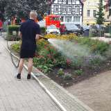 Feuerwehr unterstützt beim Bewässern