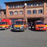 Feuerwehr unterstützt beim Transport von Schutzausrüstungen