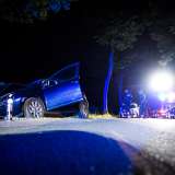 Schwerer Unfall: Baum-Kollision nach Kontrollverlust