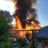 Brand einer Gartenhütte verursacht hohen Sachschaden