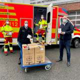 Spende für Feuerwehr und Rettungsdienst