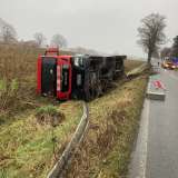 POL-SO: Lippstadt-Rebbeke - Lkw im Graben