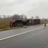 POL-SO: Lippstadt-Rebbeke - Lkw im Graben