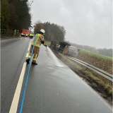 POL-SO: Lippstadt-Rebbeke - Lkw im Graben