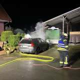 POL-SO: Lippstadt-Benninghausen - Pkw-Brand auf einem Hofgelände