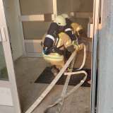 Kameradenrettung bei Feuerwehr Übung trainiert / Mayday Lage hielt Löschzug in Atem 