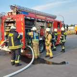 Kameradenrettung bei Feuerwehr Übung trainiert / Mayday Lage hielt Löschzug in Atem 