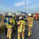 Kameradenrettung bei Feuerwehr Übung trainiert / Mayday Lage hielt Löschzug in Atem 