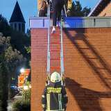 Übung des Löschzuges 5 im Hotel Rixbecker Alpen in Rixbeck