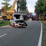 POL-SO: Verkehrsunfall auf der Holzstraße - Anhänger kippt um, Fahrer leicht verletzt