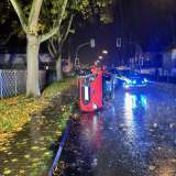 POL-SO: Fahrzeug flüchtet vor Kontrolle und verunfallt