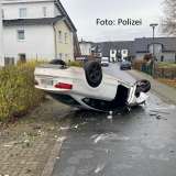 POL-SO: Audi landet auf dem Dach - flüchtiger Fahrer festgenommen