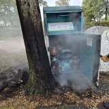 POL-SO: Zeugen nach Brand von Altkleidercontainer gesucht