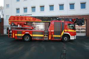 Drehleiter automatisch mit Korb