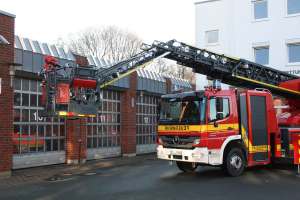 Drehleiter automatisch mit Korb